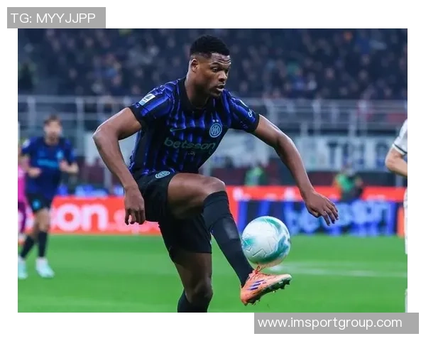 米体报道邓弗里斯左脚踝伤情需专家诊治国米冬窗或寻替代人选